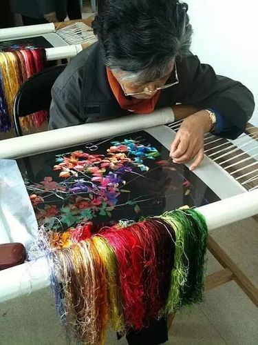 德润纺织厂家直供真丝绣花底布真丝生纺秀像刺绣底布,服装拼接